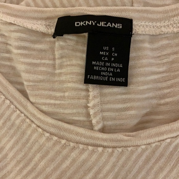 DKNY Jeans tee shirt. - Picture 2 of 7